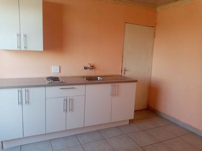 Bachelor for rental in protea glen with toilet and shower inside for R2300 with kitchen units and stove with parking For Rent in Protea Glen, Soweto