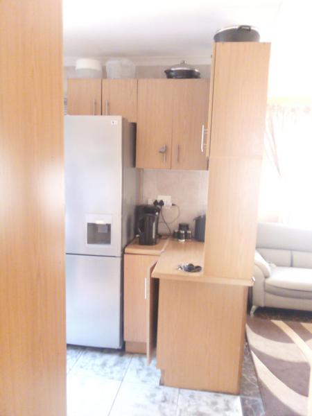 3 bedroom house for rental in ebony park for R6000 with kitchen units and stove For Rent in Ebony Park, Ebony Park