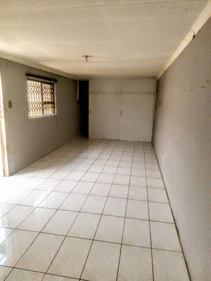 1 bedroom cottage for rental in birchacres for R4500 including water and electricity For Rent in Birch Acres, Kempton Park