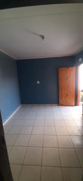 Bachelor for rental in clayville with toilet and shower inside for R2700 with parking no deposit  For Rent in Clayville, Midrand